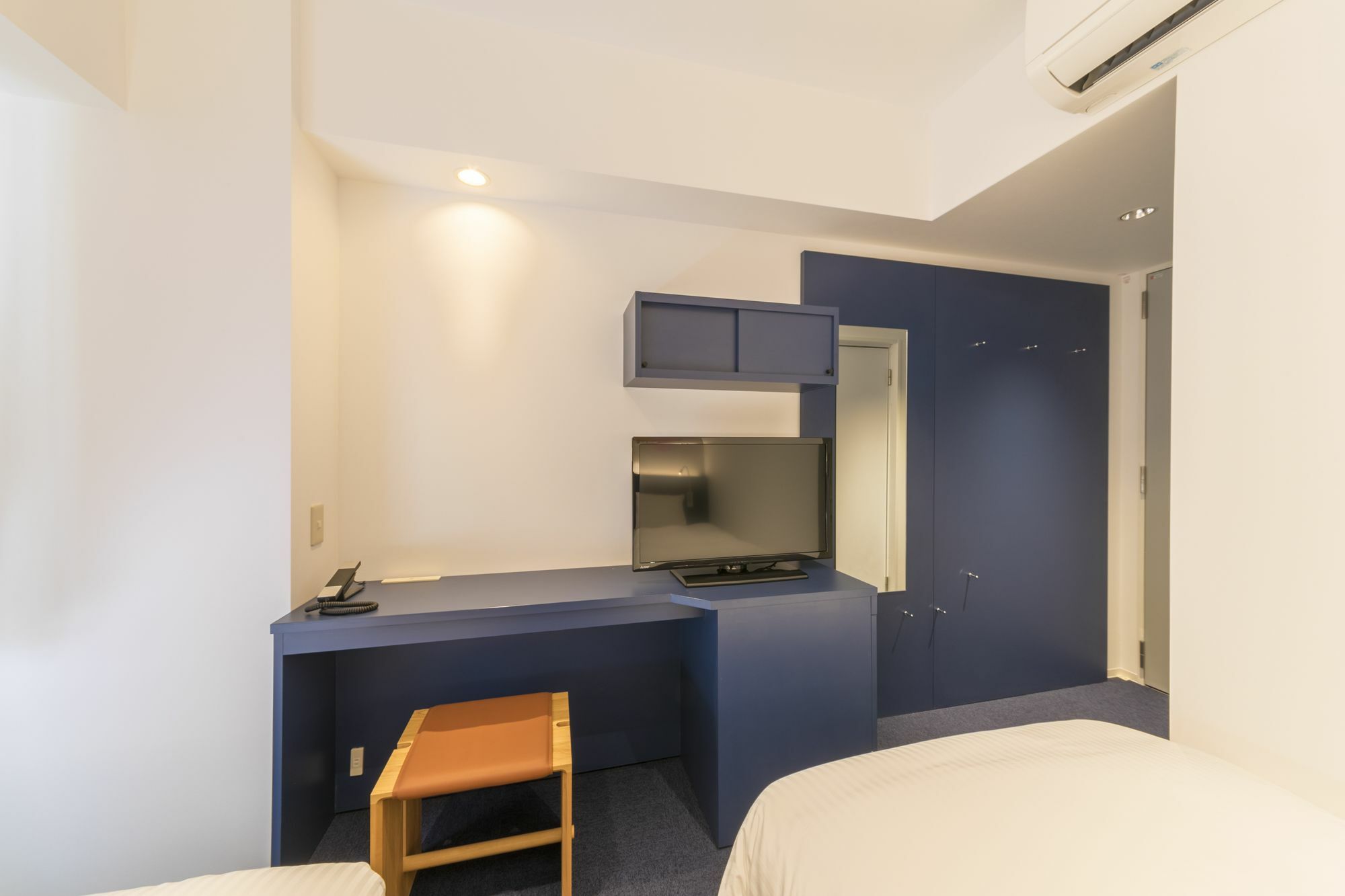 Hotel Wbf Artstay Namba Osaka Buitenkant foto